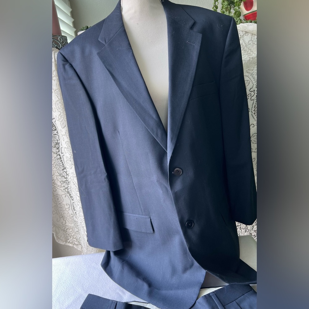 Claiborne suit black. @frances.rushlow - Picture 3 of 13